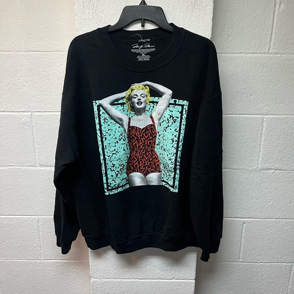 Black Graphic Crewneck Sweater. Size XL - Picture 1 of 4